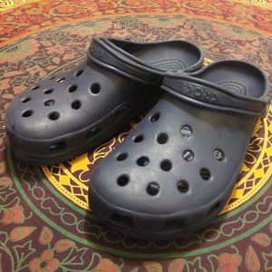 Crocs Mens size 10 navy blue